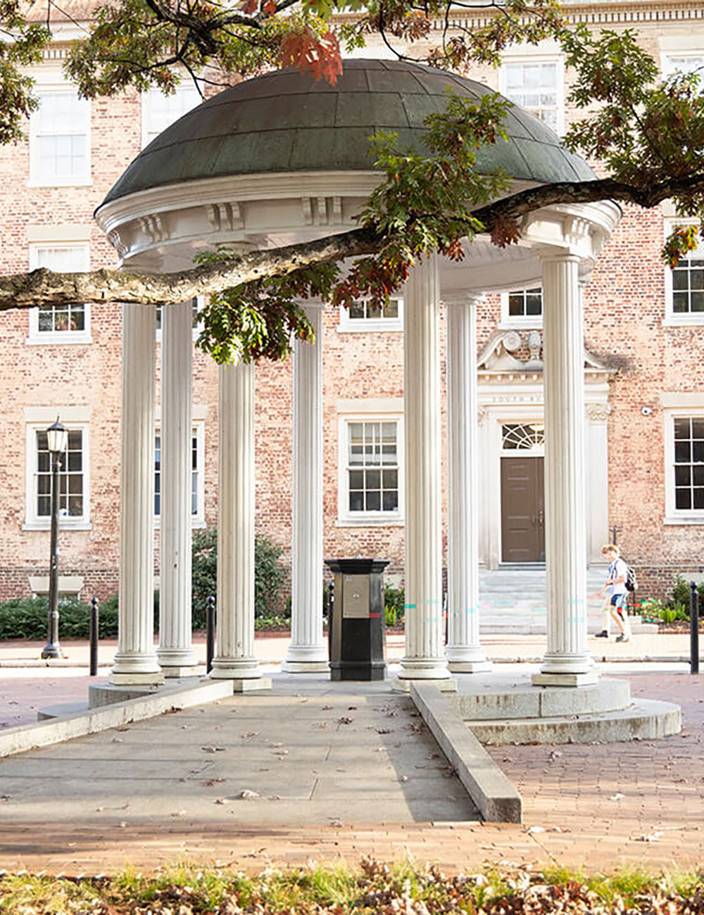 The Old Well in summer at UNC-Chapel Hill